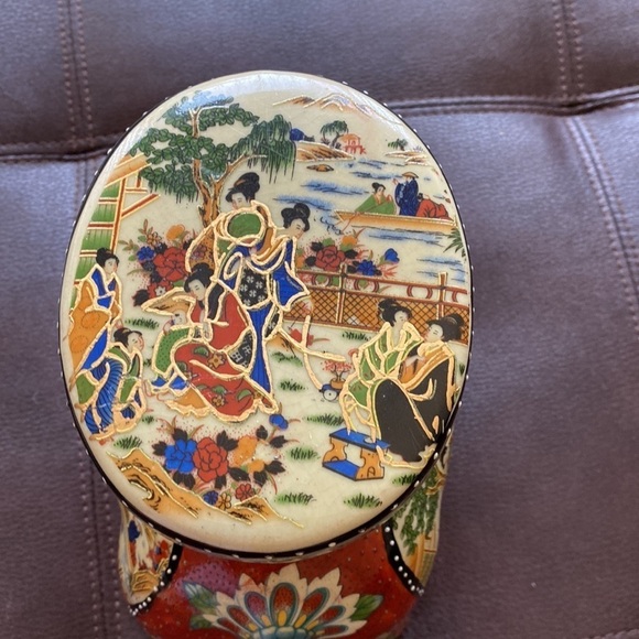 Vintage Japanese porcelain handpainted elephant plant display - Picture 10 of 10